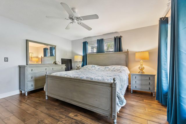 671 SW South River Drive 105, Stuart, FL 34997