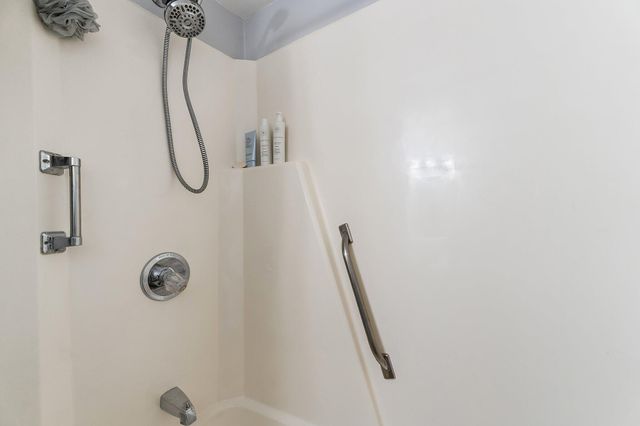 671 SW South River Drive 105, Stuart, FL 34997