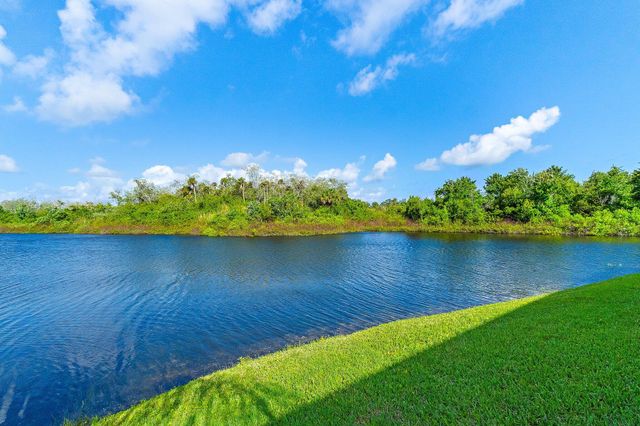 671 SW South River Drive 105, Stuart, FL 34997