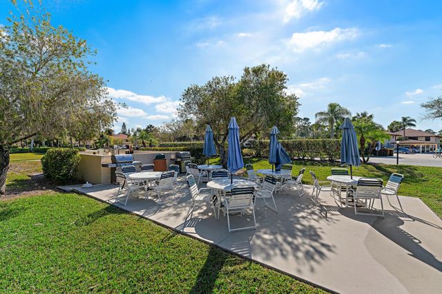 671 SW South River Drive 105, Stuart, FL 34997