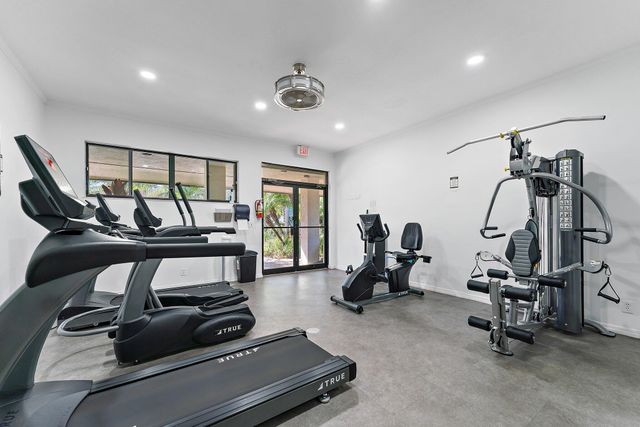 671 SW South River Drive 105, Stuart, FL 34997