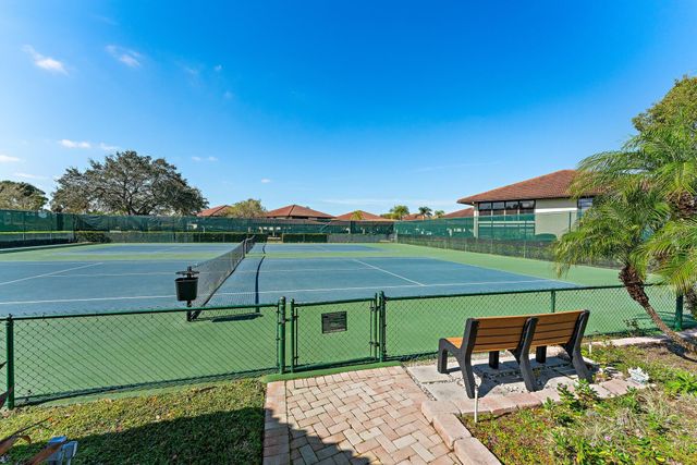 671 SW South River Drive 105, Stuart, FL 34997