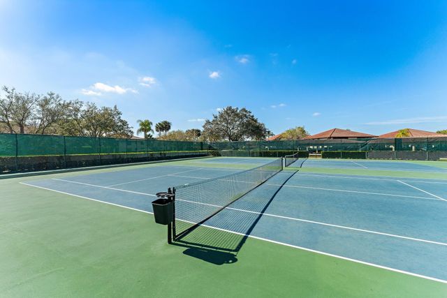 671 SW South River Drive 105, Stuart, FL 34997