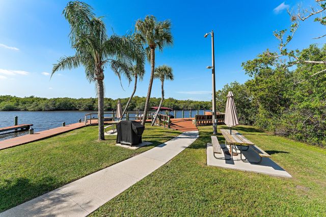 671 SW South River Drive 105, Stuart, FL 34997