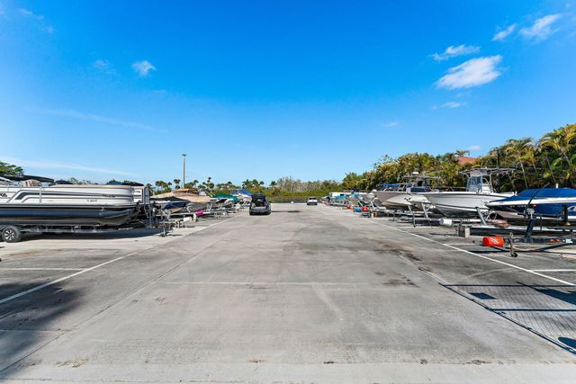 671 SW South River Drive 105, Stuart, FL 34997