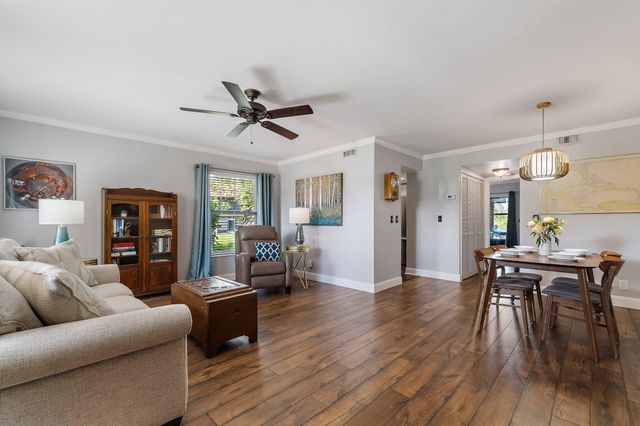 671 SW South River Drive 105, Stuart, FL 34997