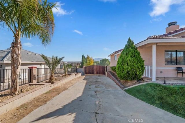 11833 Jacaranda Ave., Hesperia, CA 92345