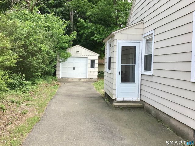 28 Thayer Road, Hamden, CT 06514