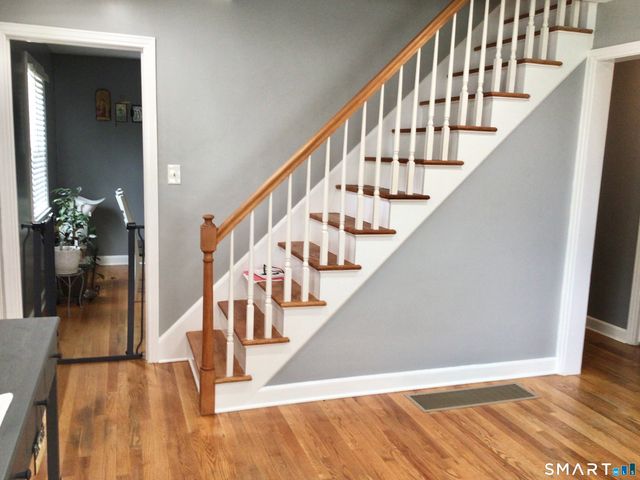 28 Thayer Road, Hamden, CT 06514