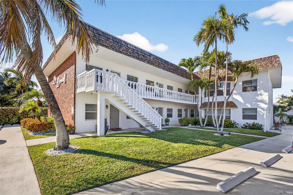 201 Inlet Way, Palm Beach Shores, FL 33404