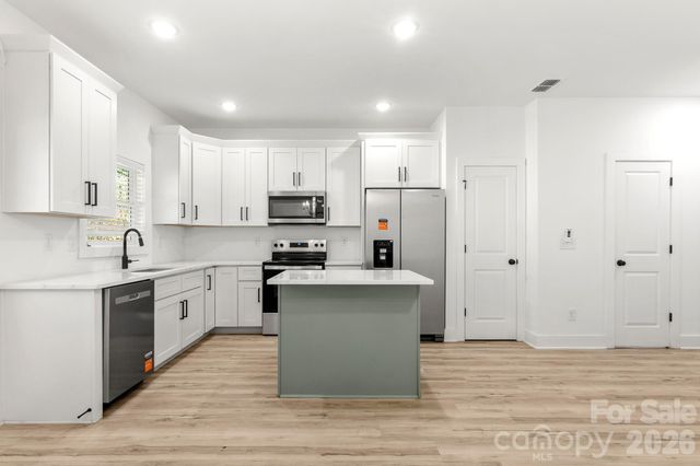 516 Carolyn Lane, Charlotte, NC 28213