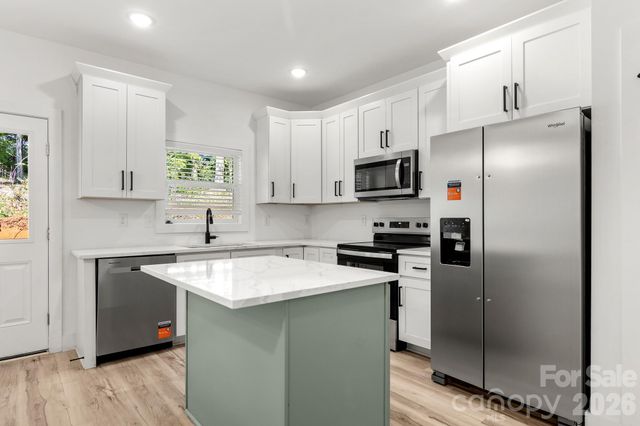 516 Carolyn Lane, Charlotte, NC 28213