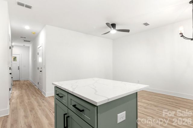 516 Carolyn Lane, Charlotte, NC 28213