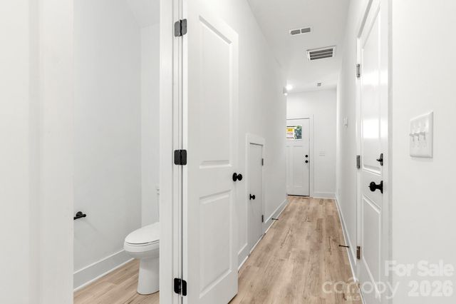 516 Carolyn Lane, Charlotte, NC 28213