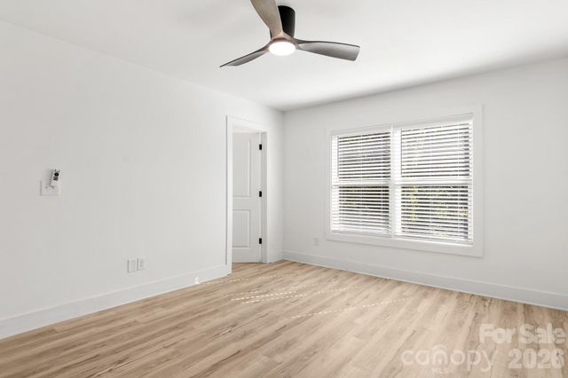 516 Carolyn Lane, Charlotte, NC 28213