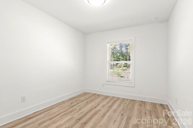 516 Carolyn Lane, Charlotte, NC 28213