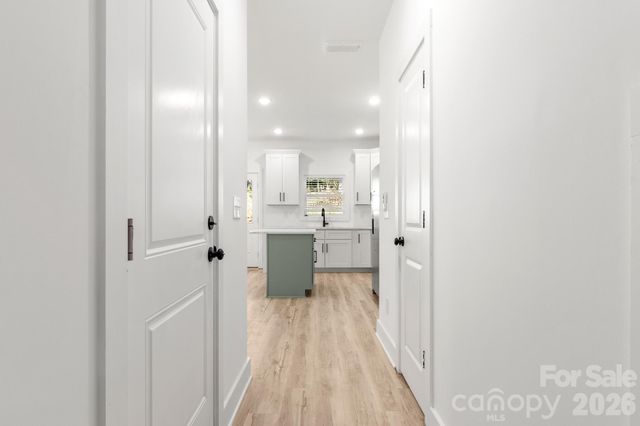 516 Carolyn Lane, Charlotte, NC 28213