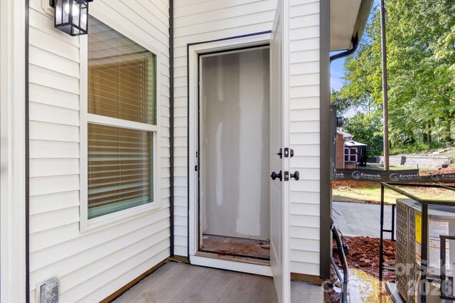 516 Carolyn Lane, Charlotte, NC 28213