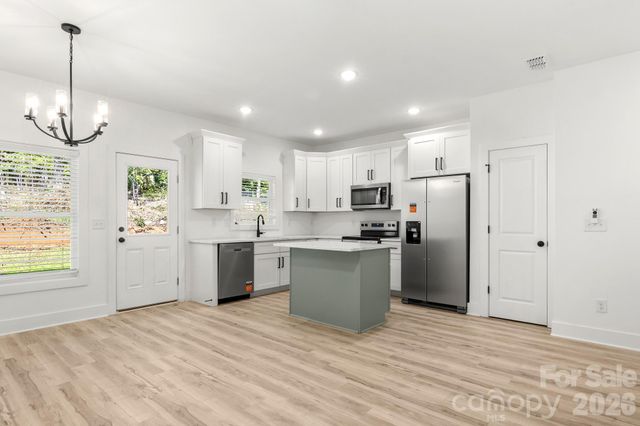 516 Carolyn Lane, Charlotte, NC 28213
