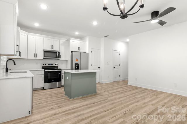 516 Carolyn Lane, Charlotte, NC 28213
