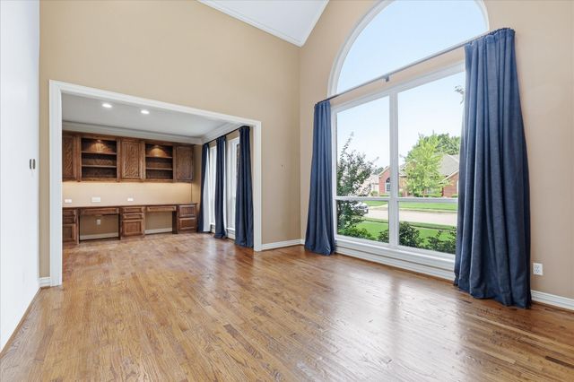 2526 Fallview Lane, Carrollton, TX 75007