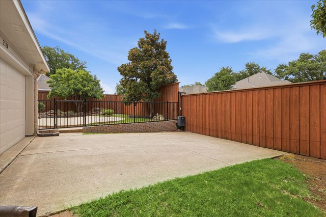 2526 Fallview Lane, Carrollton, TX 75007