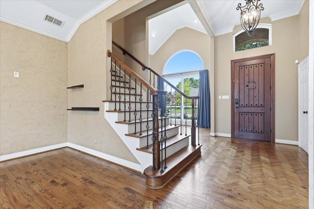 2526 Fallview Lane, Carrollton, TX 75007