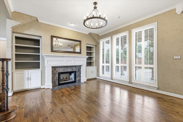 2526 Fallview Lane, Carrollton, TX 75007
