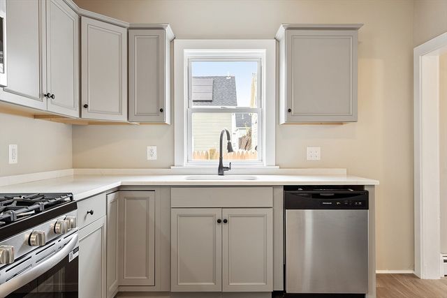 3 Hamel Place, Lowell, MA 01850