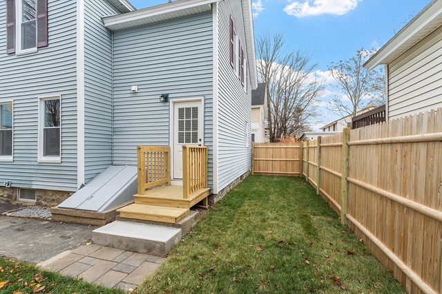 3 Hamel Place, Lowell, MA 01850