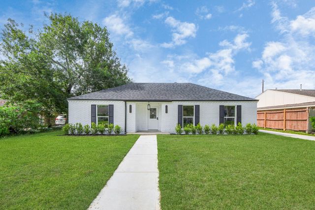 6249 Locke Lane, Houston, TX 77057