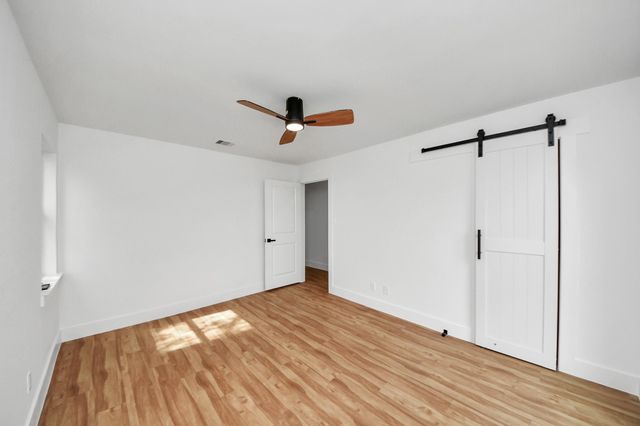 6249 Locke Lane, Houston, TX 77057