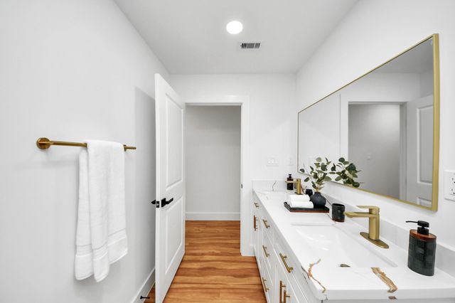 6249 Locke Lane, Houston, TX 77057