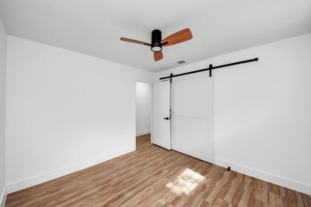 6249 Locke Lane, Houston, TX 77057