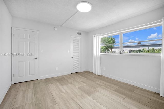 2101 NE 68th Street 202, Fort Lauderdale, FL 33308