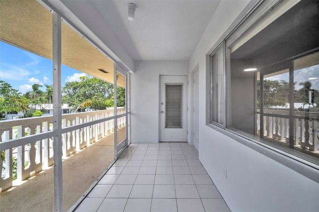 2101 NE 68th Street 202, Fort Lauderdale, FL 33308