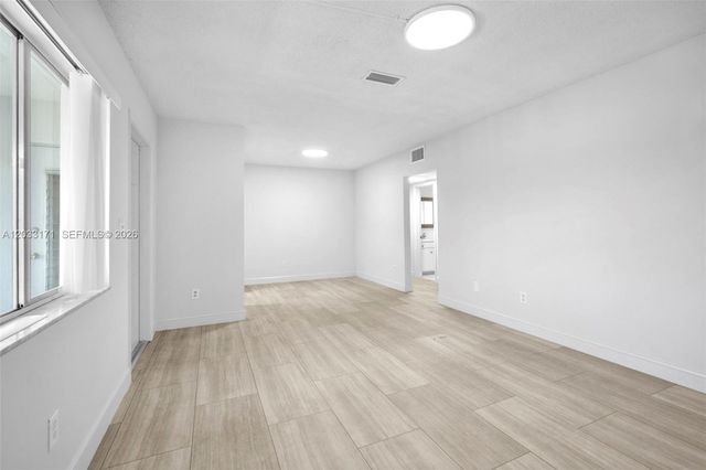 2101 NE 68th Street 202, Fort Lauderdale, FL 33308