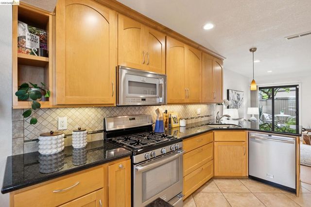 1303 Crown Dr 54, Alameda, CA 94501