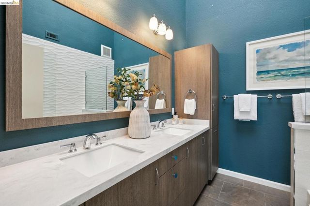 1303 Crown Dr 54, Alameda, CA 94501