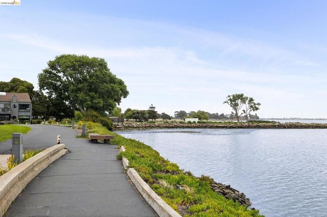 1303 Crown Dr 54, Alameda, CA 94501