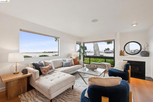 1303 Crown Dr 54, Alameda, CA 94501