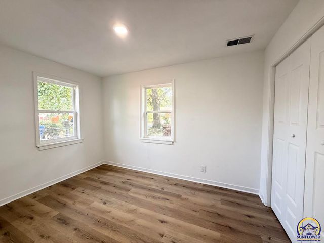 210 SW Sanneman DR, Topeka, KS 66609