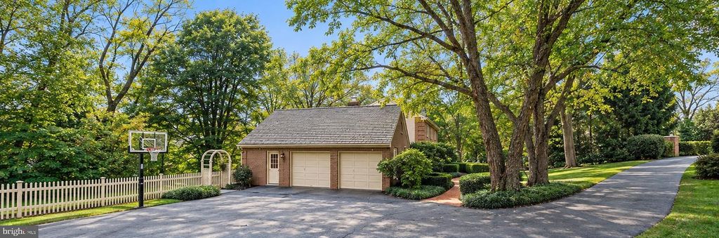 181 HUNT VALLEY CIR, BERWYN, PA 19312 — photo 4