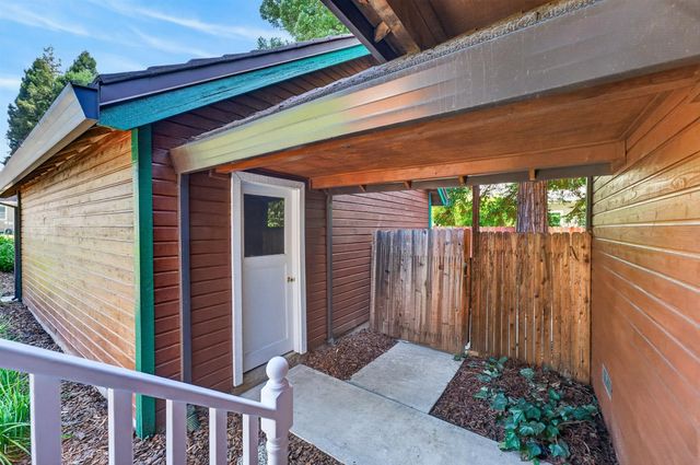 119 Rocky Cove Ct, Folsom, CA 95630