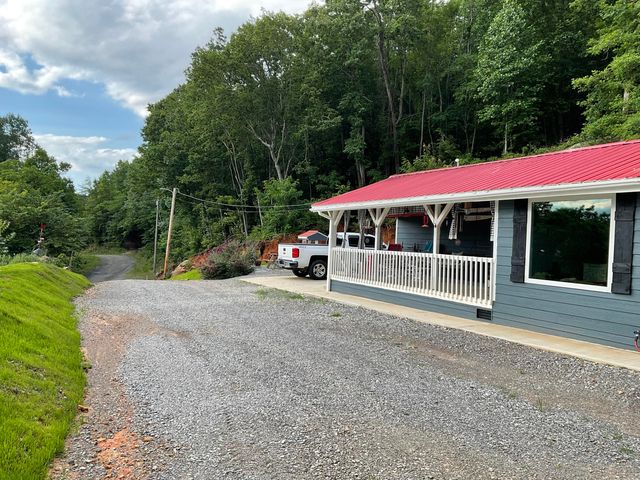 690 Ditch Gap Road, Whitwell, TN 37397