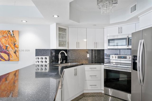 8911 Collins Avenue 802, Surfside, FL 33154