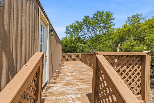 18525 County Road 5722, Castroville, TX 78009