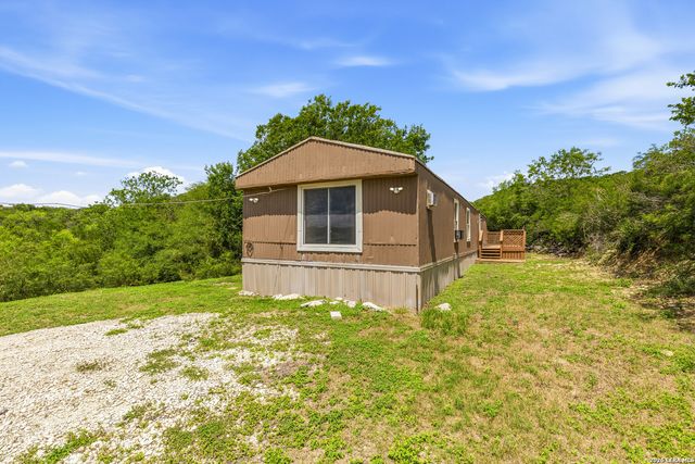 18525 County Road 5722, Castroville, TX 78009