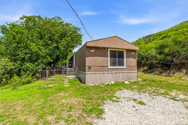18525 County Road 5722, Castroville, TX 78009