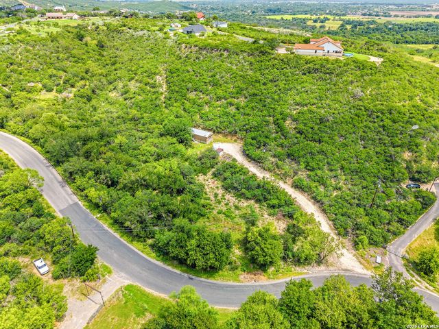 18525 County Road 5722, Castroville, TX 78009